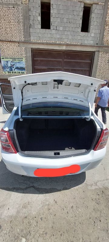 Holati zòr,yangidek turibdi,metani yangi qoyildi,konditsioner bor Holati zòr,yangidek turibdi,metani yangi qoyildi,konditsioner bor