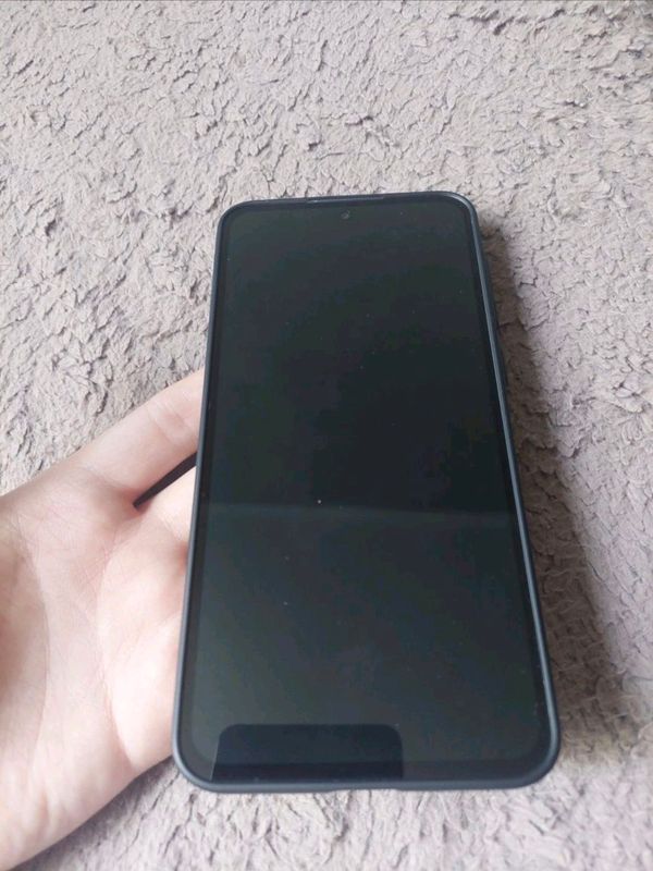 Samsung A56  5G   256 gb.  8+8 operativka