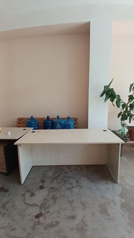 Office, kompyuter, stoli Office, kompyuter, stoli