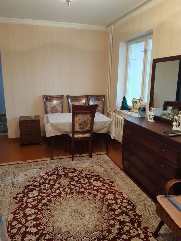 Срочно сдается квартира на Новомосковском 400$ Срочно сдается квартира на Новомосковском 400$