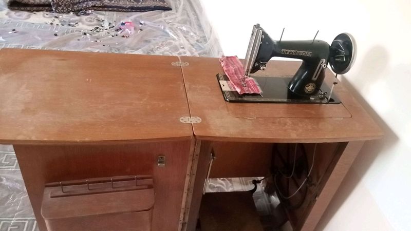 tikuv mashinkasi to'ksiz ishlaydi tikuv mashinkasi to'ksiz ishlaydi
