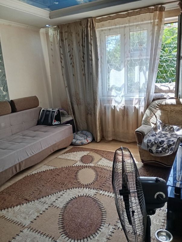 Sheriklikka 1 ta ozoda qiz kerak, 1 ta xona beriladi. Sheriklikka 1 ta ozoda qiz kerak, 1 ta xona beriladi.