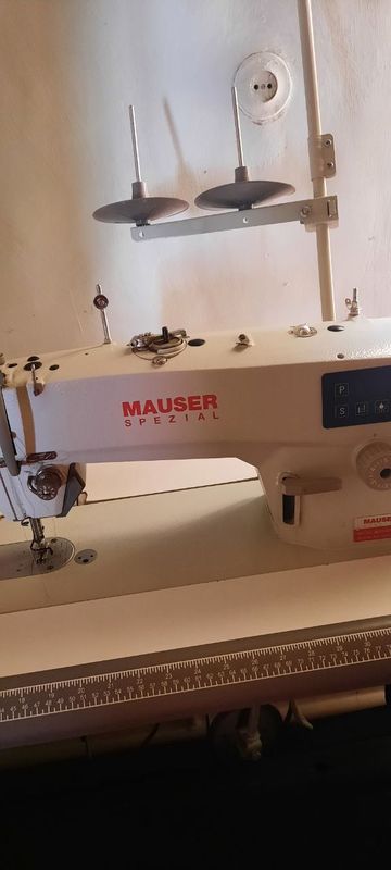 Tikuv mashinasi sotiladi Tikuv mashinasi sotiladi