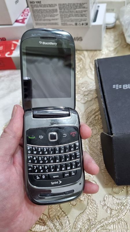 Blackberry 9670 CDMA Perfectum Mobile American Blackberry 9670 CDMA Perfectum Mobile American