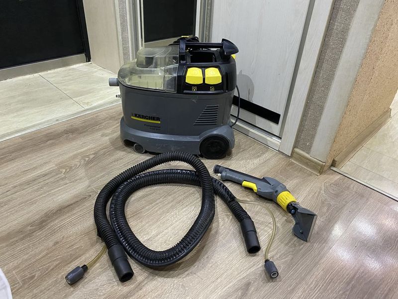 * Karcher PUZZI 8/1 C моющий пылесос для химчистки авто/ мягкой мебели