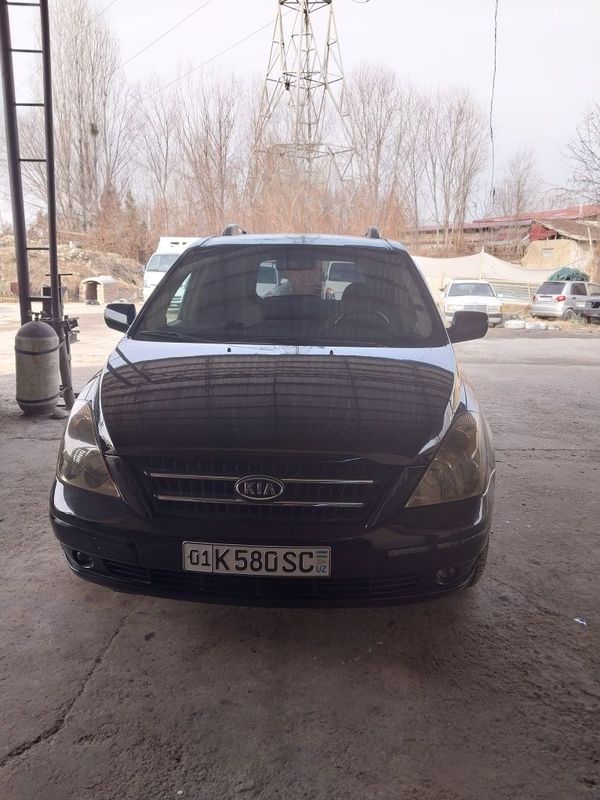 Kia Carnival sotiladi