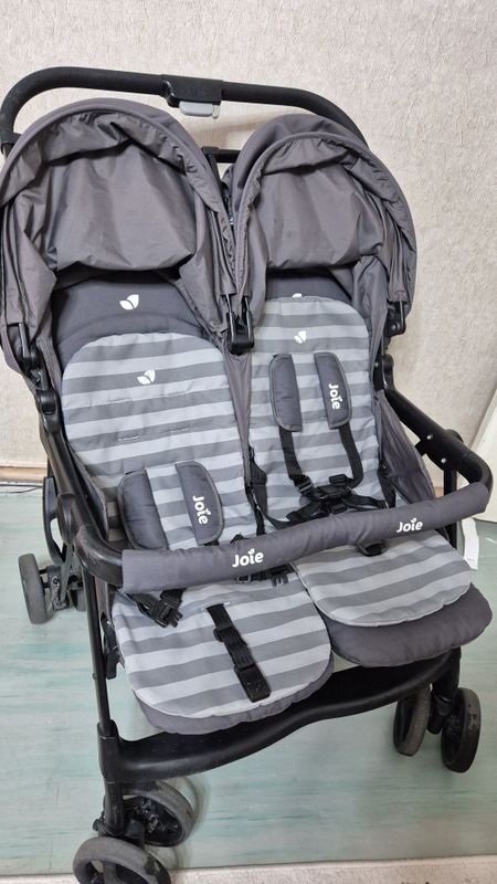 Коляска для двойни Joie