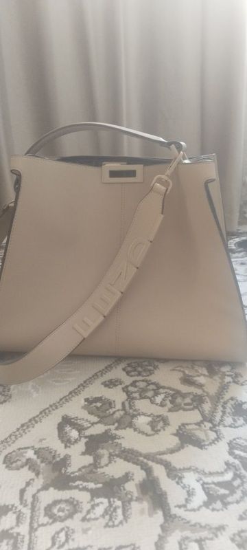 Продаётся сумка Fendi Продаётся сумка Fendi
