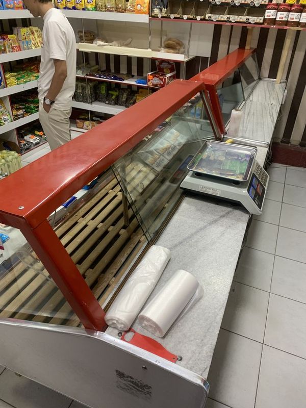 Vitrina haladilnik sotiladi srochna Vitrina haladilnik sotiladi srochna
