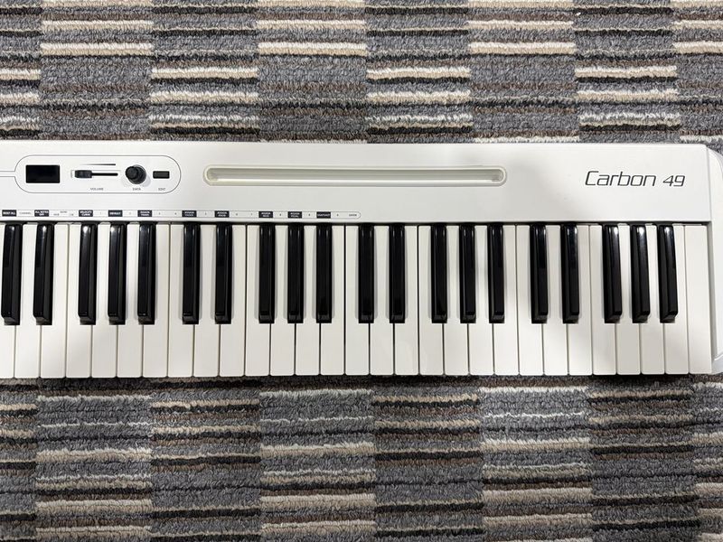 Миди клавиатура Carbon 49
