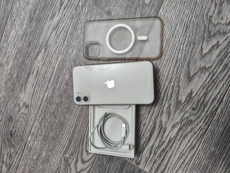 iPhone 11 white 64GB iPhone 11 white 64GB