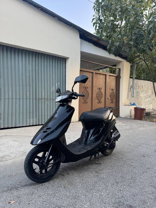 Продаётся скутер Honda dio 50 Продаётся скутер Honda dio 50