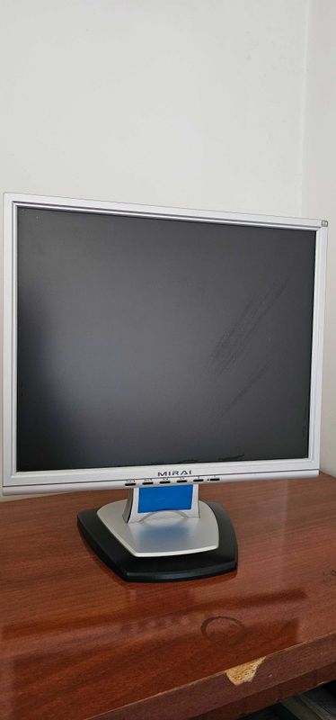 AV TECH "17" Tft lcd