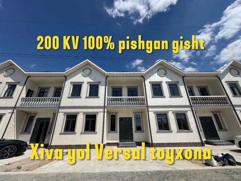 2 qavatli yarm plan xovli joy sotiladi. 2 qavatli yarm plan xovli joy sotiladi.