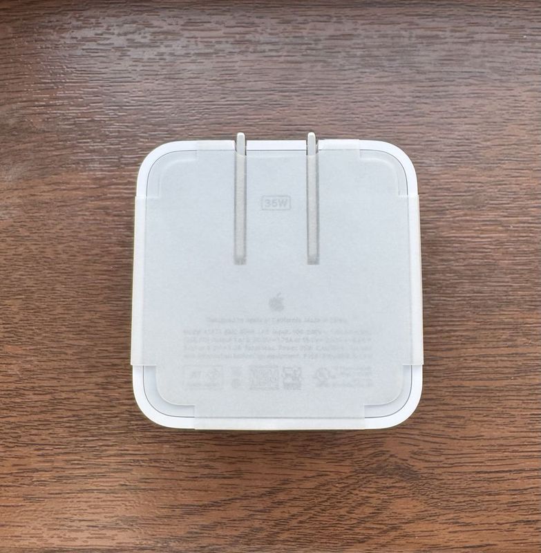 Зарядка для MacBook 35W оригинал Зарядка для MacBook 35W оригинал