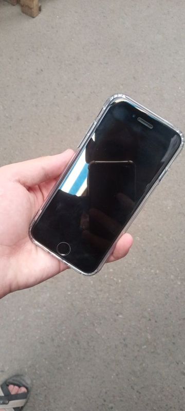 Iphone se 64/100 sotiladi angren