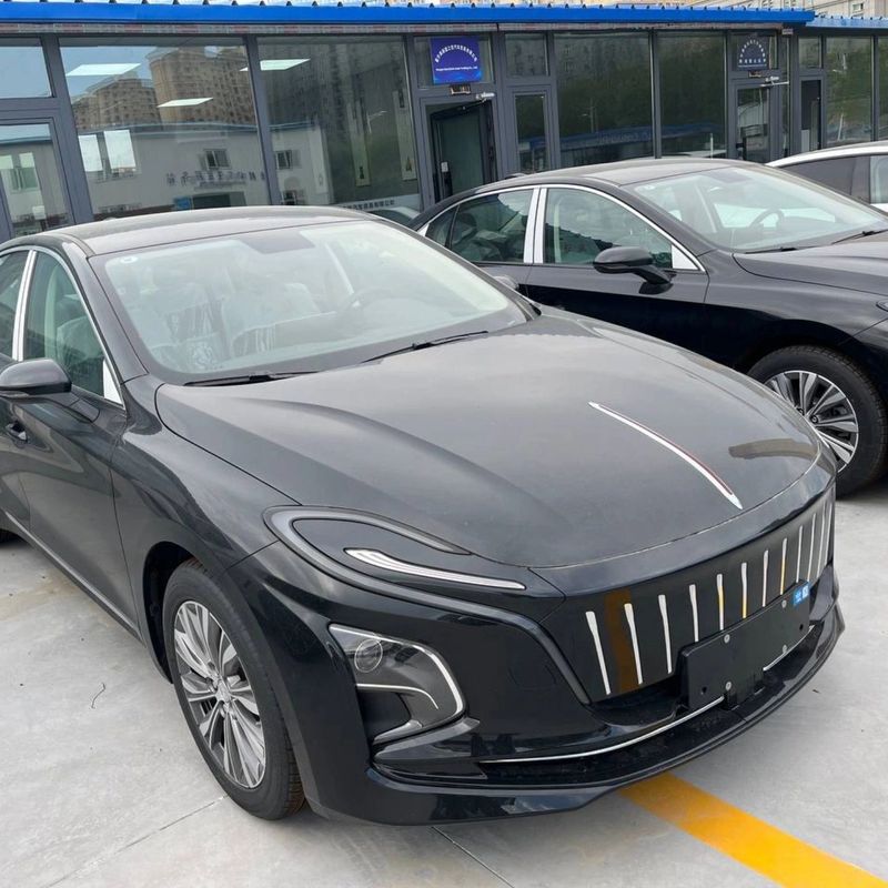 Hongqi eqm-5 500km позиция плюс