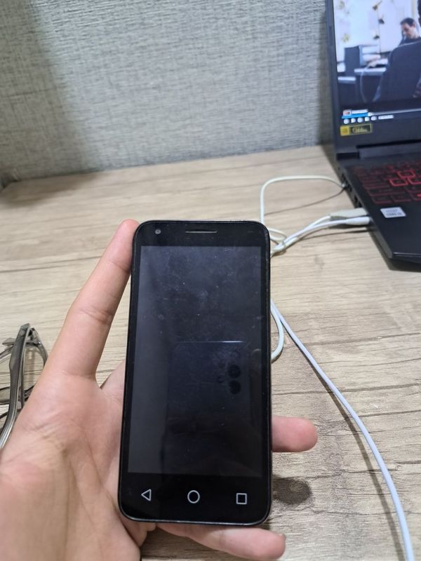 Eski telefon sotiladi holati ideal