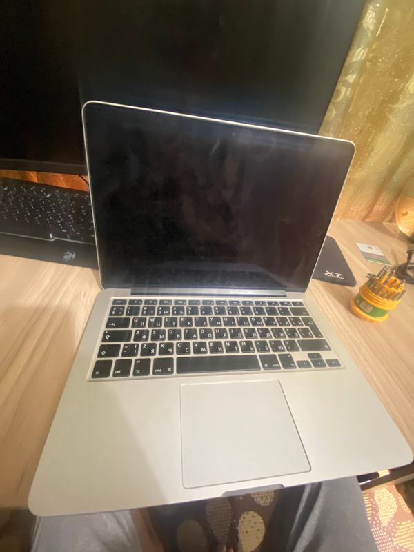 Macbook pro 2017 core i5 8gb ram Macbook pro 2017 core i5 8gb ram