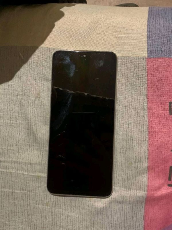 Honor X8 holati karobka yo'q narxini kelishamiz Honor X8 holati karobka yo'q narxini kelishamiz