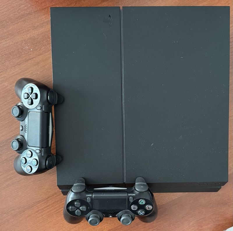 PlayStation 4 | 1 ТБ | Идеал | 2 джойстика | 15+ топ игр! PlayStation 4 | 1 ТБ | Идеал | 2 джойстика | 15+ топ игр!