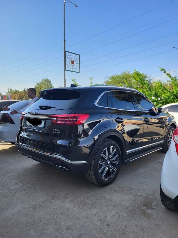 Hongqi sedan full varyant