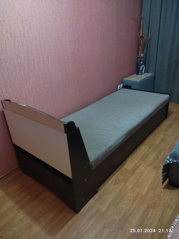 Кроавть. Б/У. В хорошем состоянии. Кроавть. Б/У. В хорошем состоянии.