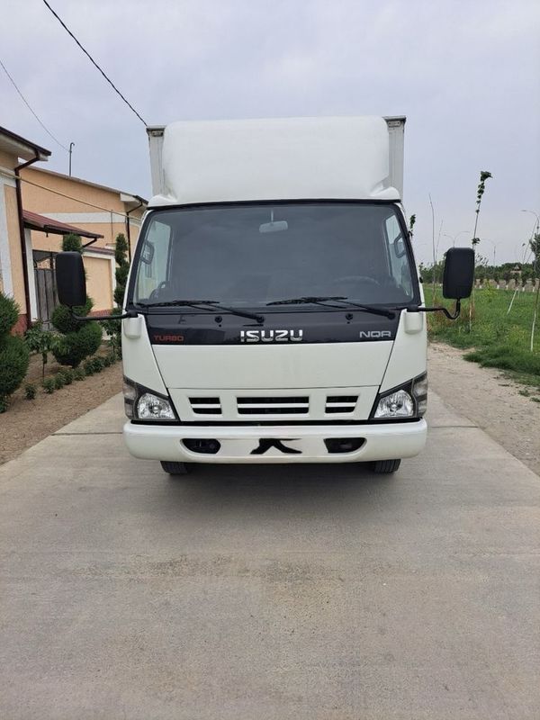 Isuzu sotiladi ishlab chiqarilgan yili 2020 Isuzu sotiladi ishlab chiqarilgan yili 2020