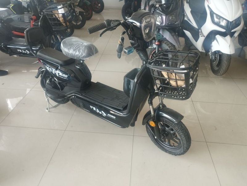 Elektro skuter maxsimal tezligi 35-40 Elektro skuter maxsimal tezligi 35-40