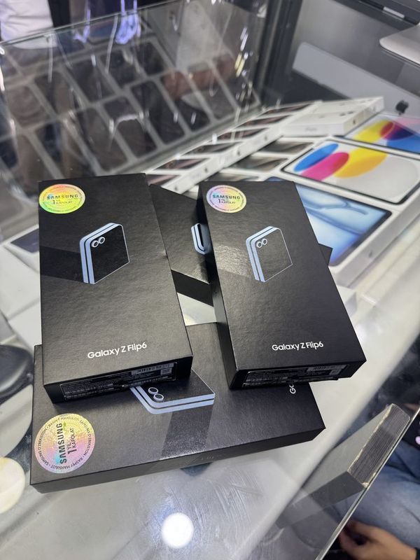 Samsung Z flip 6 12/256 1 yil garatiya Samsung Z flip 6 12/256 1 yil garatiya