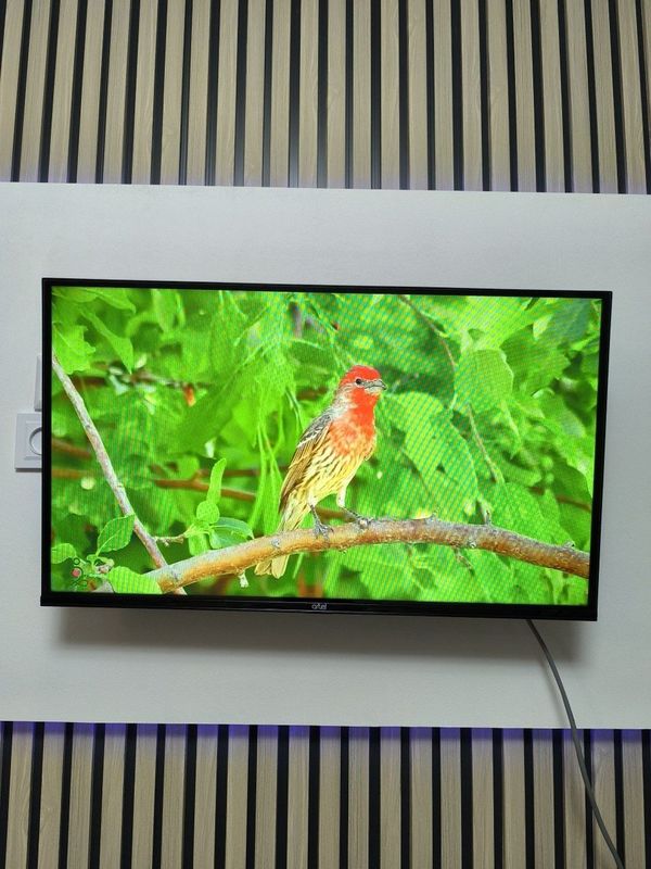 Продаётся телевизор смарт Artel TV LED UA32 H3200. Продаётся телевизор смарт Artel TV LED UA32 H3200.