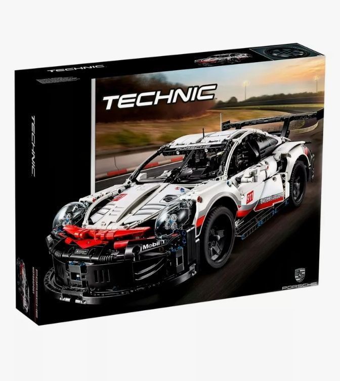 Этот конструктор представляет собой реплику модели Porsche 911 RSR Этот конструктор представляет собой реплику модели Porsche 911 RSR