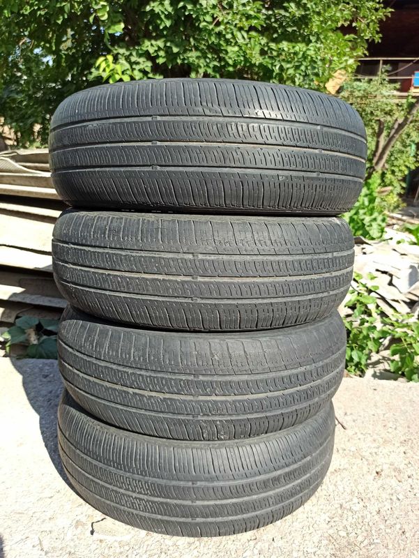 Шины 185/65 r14 "Nexen" б/у (4шт) Шины 185/65 r14 "Nexen" б/у (4шт)