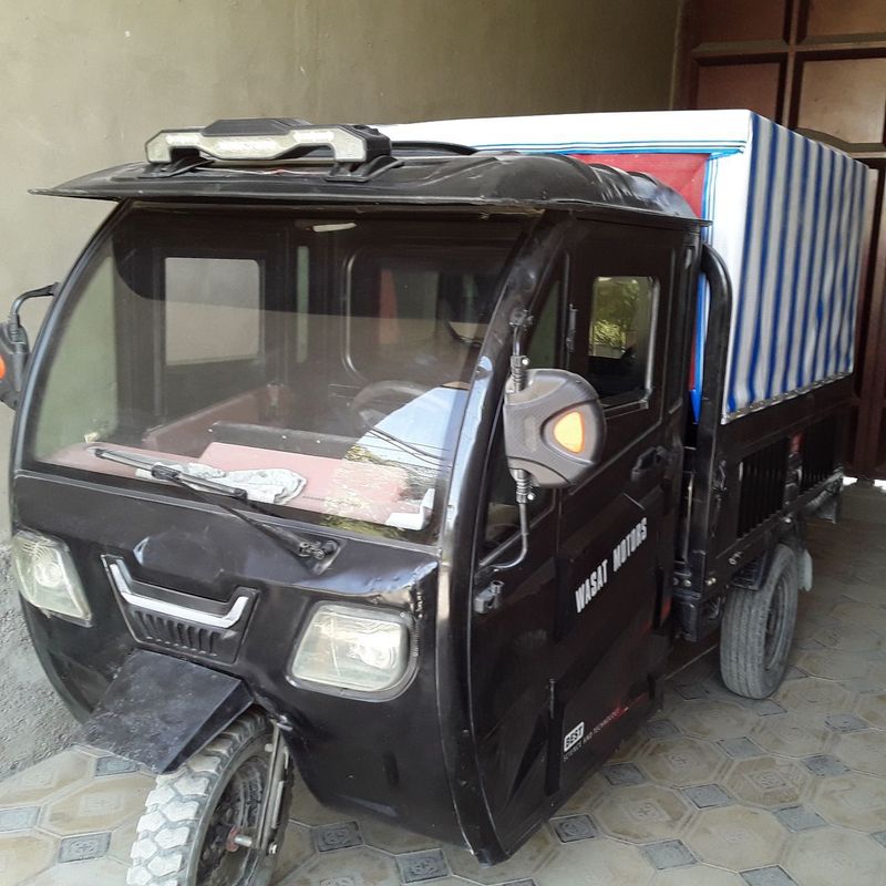 Elektro mototsikl sotiladi narxi 15 million Elektro mototsikl sotiladi narxi 15 million