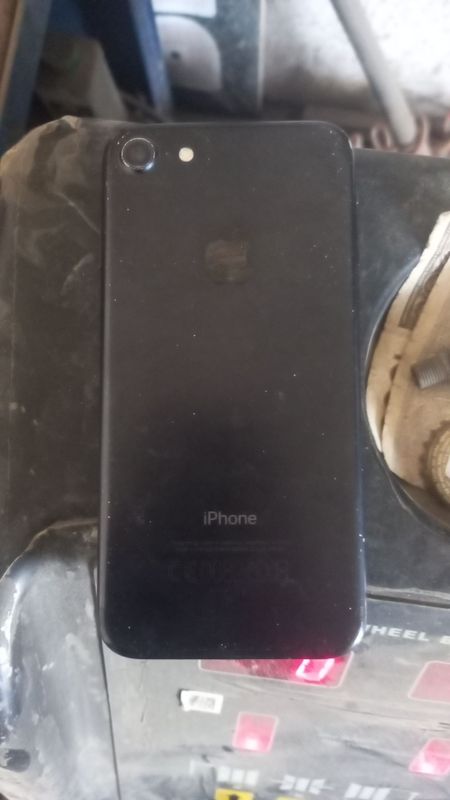 Iphone 7 sotiladi Iphone 7 sotiladi