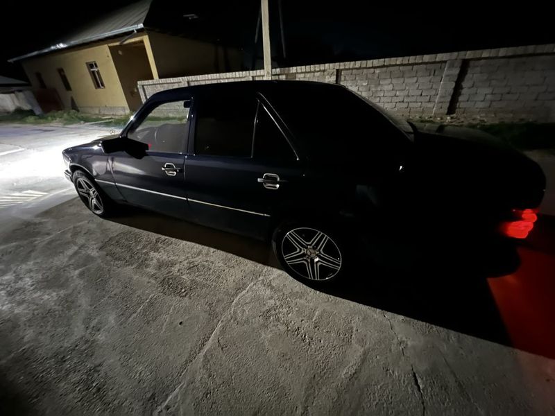 Mercedes W 124 sotiladi Mercedes W 124 sotiladi