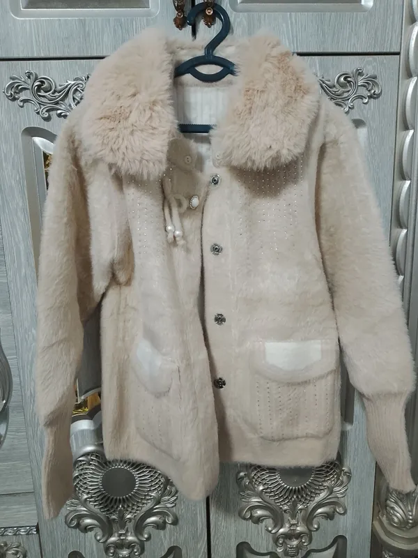 Ayollar uchun qishki qalin jenfir, holati yaxshi