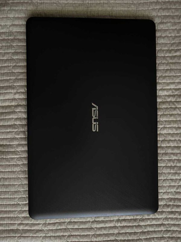 ASUS Vivobook X540MAR. ASUS Vivobook X540MAR.