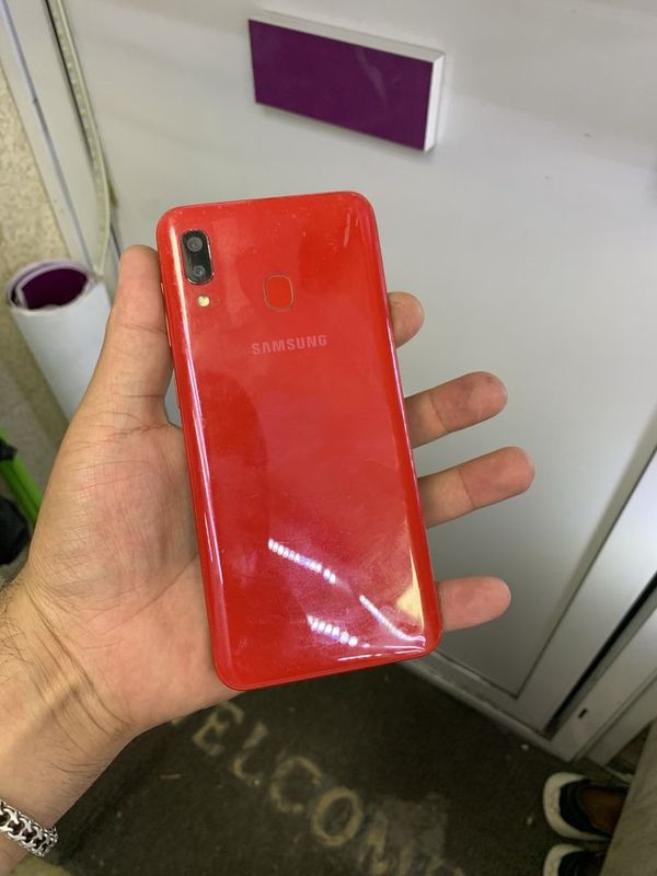 Samsung A20 32G Srochna Samsung A20 32G Srochna