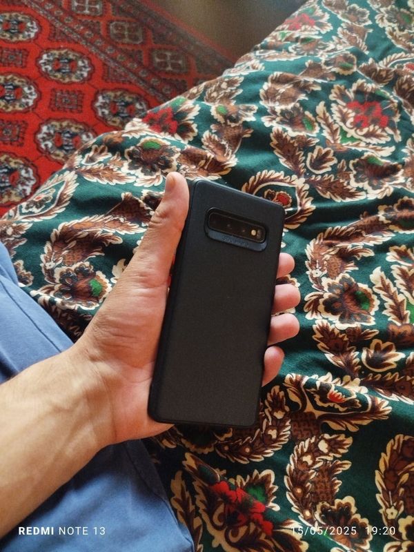 Самсунг с10+ плус Самсунг с10+ плус