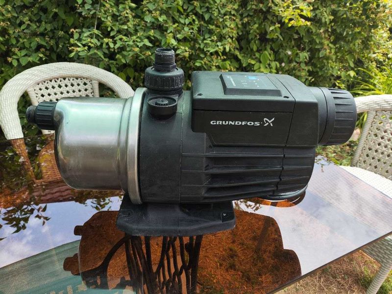 Продается насосная станция Grundfos Mq 3-35 (850 Вт) Италия.