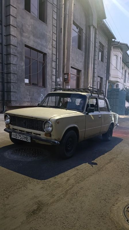 vaz 21011 sotiladi vaz 21011 sotiladi