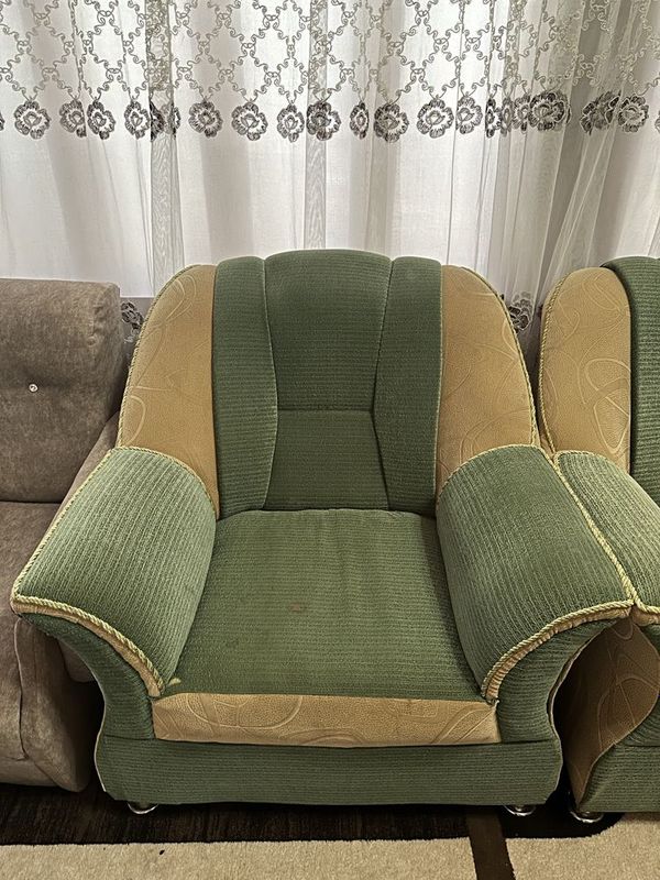 KOMPLEKT DIVAN Kreslo Sotiladi KOMPLEKT DIVAN Kreslo Sotiladi
