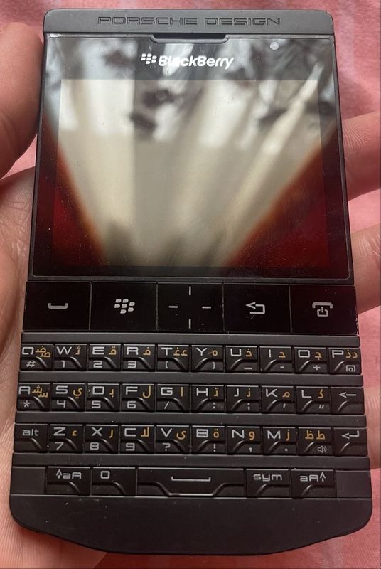 Продается blackberry P9981 porsche design