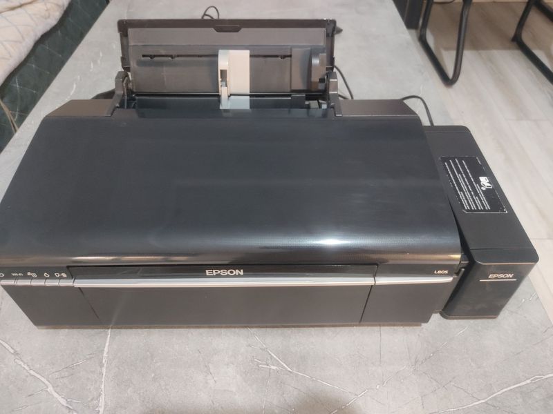 Epson принтер в хорошем состоянии Epson принтер в хорошем состоянии