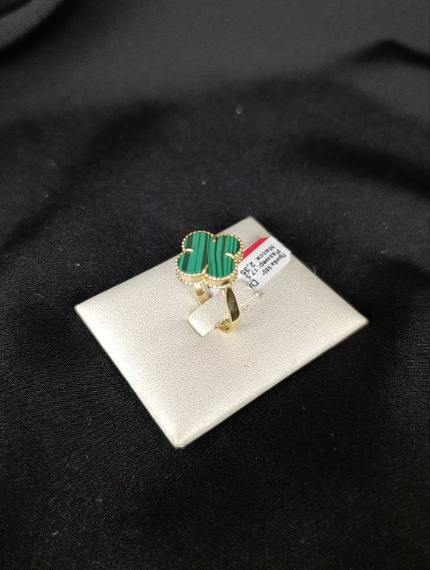 Золотое кольцо в стиле Van Cleef Золотое кольцо в стиле Van Cleef