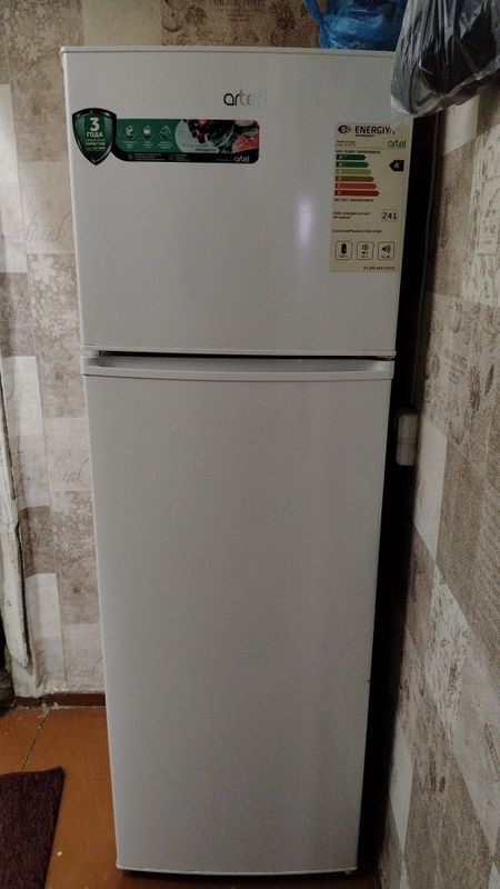 Продам холодильник артель