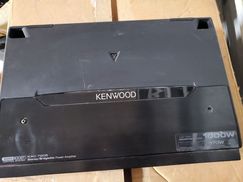 Kenwood 1000w 2 kanallik uselitil sotiladi