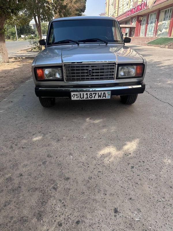 Vaz Lada 2107 sotiladi