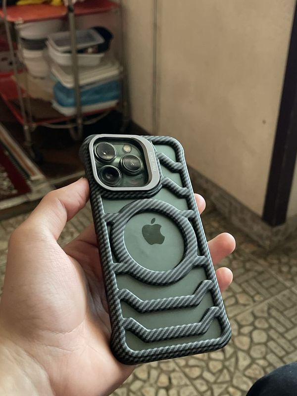 Iphone 13 Pro ichi ochilmagan